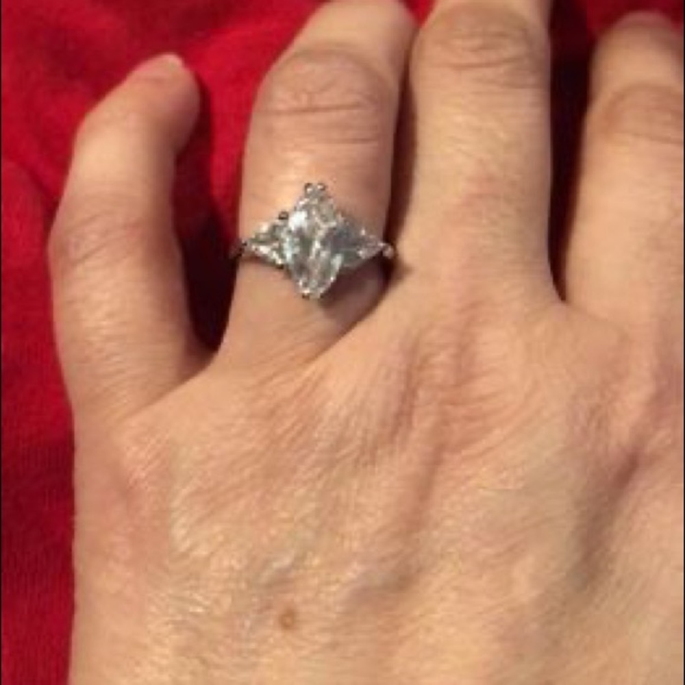 Fashion Ring, Cz and silver. Size 7